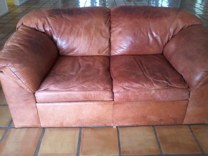  Tan Love Seat       http://www.ctonlineauctions.com/detail.asp?id=741152