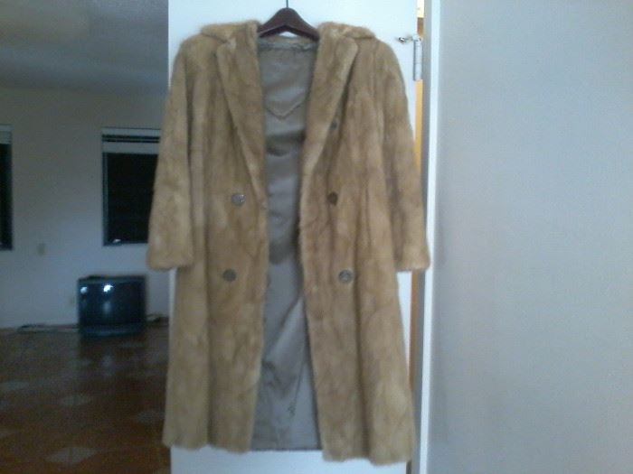Mink Coat, Size 8   http://www.ctonlineauctions.com/detail.asp?id=741178