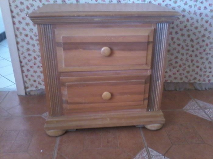 2 Drawer Wood Night Stand         http://www.ctonlineauctions.com/detail.asp?id=741185