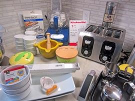 KitchenAid,  Delonghi, etc.