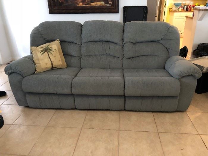 LIKE NEW COMFY COUCH WITH SLEEPER SURPRISINGLY LIGHT 