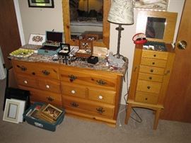 Nice jewelry chest, and bedroom set. 