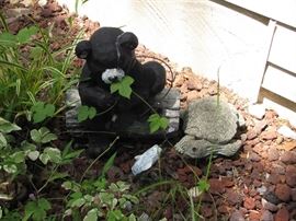 Lot's  of outdoor  yard art. 