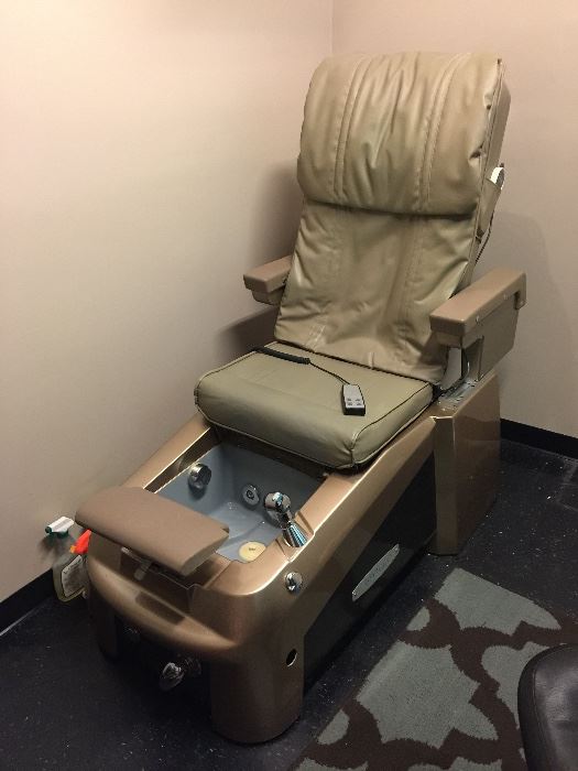 Pedicure station