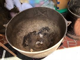 Wagner cast iron cooking pot