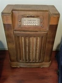 Vintage Radio/Record player