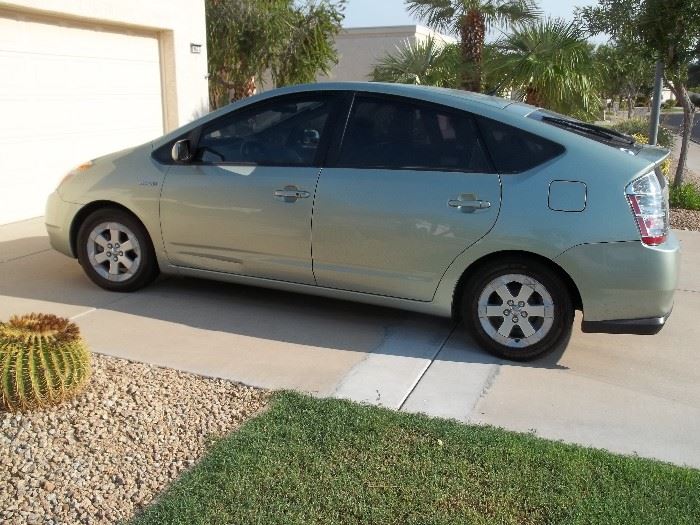 2008 Toyota Prius 52765 Miles small dent on bottom driver door. New battery installed 7/ 31 /2018    $7000.00 OBO