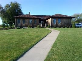 Home of the sale at 104 Woods Edge Rd. On the golf course.