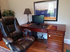 Kneehole desk with swivel office chair