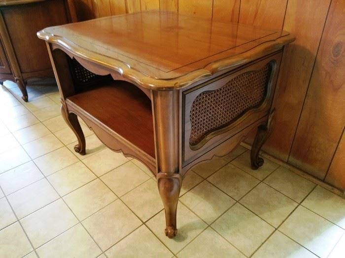 French Provincial End Table:       http://www.ctonlineauctions.com/detail.asp?id=740370