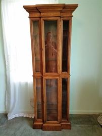Breakfront Curio Cabinet  http://www.ctonlineauctions.com/detail.asp?id=740403