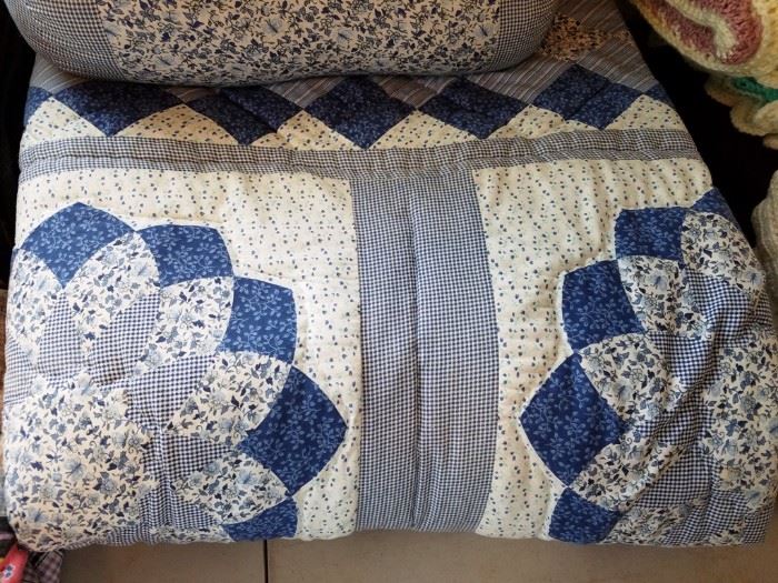 Quilts & Household Linen     http://www.ctonlineauctions.com/detail.asp?id=740406