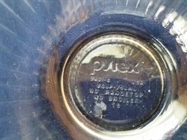 12 Pieces of Pyrex & Vision Ware http://www.ctonlineauctions.com/detail.asp?id=740411