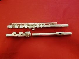 Yamaha Flute, Case & Music Holder: http://www.ctonlineauctions.com/detail.asp?id=740874