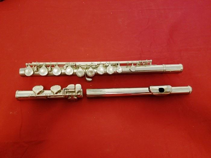 Yamaha Flute, Case & Music Holder: http://www.ctonlineauctions.com/detail.asp?id=740874