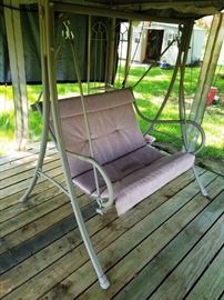 Metal Porch Swing http://www.ctonlineauctions.com/detail.asp?id=740911
