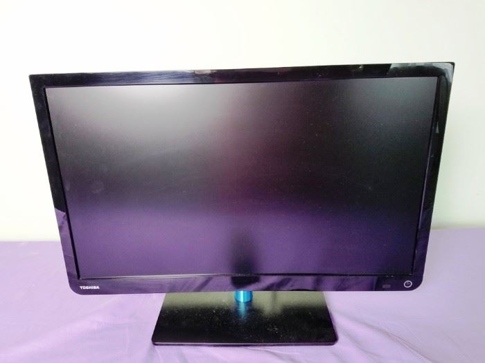 Toshiba 23 in. Flat Screen Television:    http://www.ctonlineauctions.com/detail.asp?id=741233