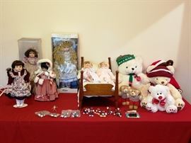 12 Dolls, California Raisins, More http://www.ctonlineauctions.com/detail.asp?id=741031