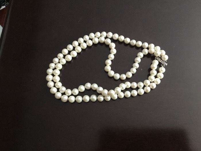 Beautiful 32” pearl and sterling necklace