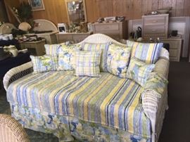 wicker daybed with trundle