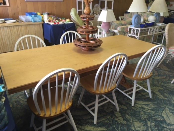 table and 6chairs 