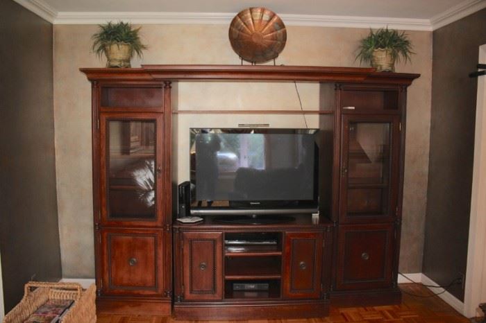 Wood Wall Unit can be separated, Flat Screen and Decorative Items