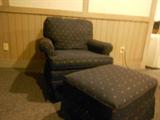 SWIVEL ROCKER W/OTTOMAN