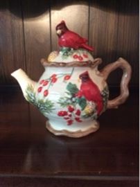 Assorted Teapot Lot  https://ctbids.com/#!/description/share/33817