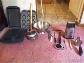 Kitchenware Lot #1       https://ctbids.com/#!/description/share/33813