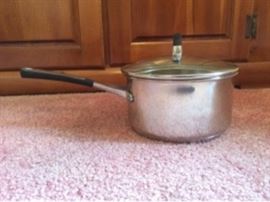 All-Clad and Calphalon Cookware Lot     https://ctbids.com/#!/description/share/33819