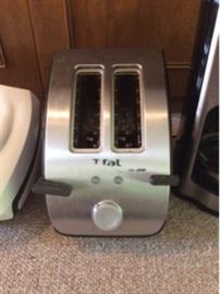 Kitchen Appliance Lot #1    https://ctbids.com/#!/description/share/33844
