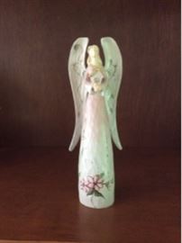 Angel Figurine Lot#1      https://ctbids.com/#!/description/share/33846
