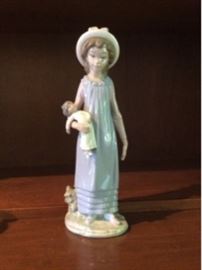 Lladro Lot #4       https://ctbids.com/#!/description/share/33857