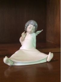 Lladro Lot #5    https://ctbids.com/#!/description/share/33858