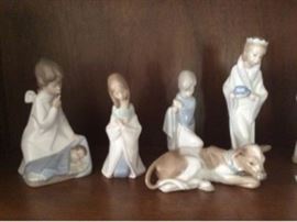 9 Piece Lladro Nativity      https://ctbids.com/#!/description/share/33865