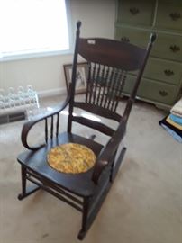 Antique rocking chair 