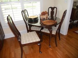 Small kitchen table with 4 chairs--glass top