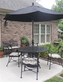 Nice patio set with umbrella
