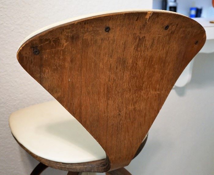 Norman Cherner bar stool