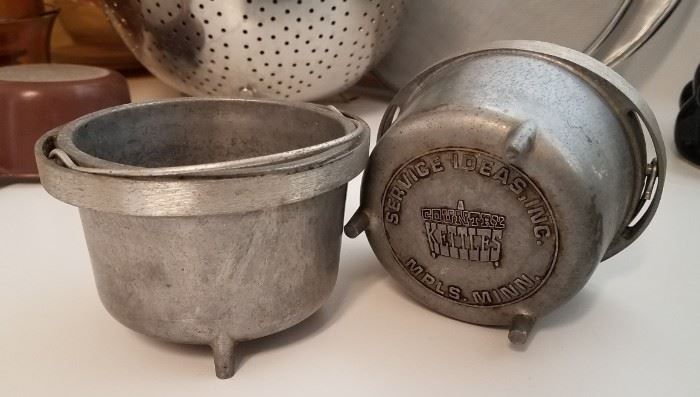 Country Kettles aluminum mini pots