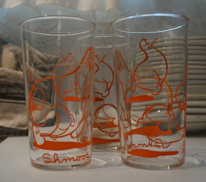 Vintage Schmoo glasses