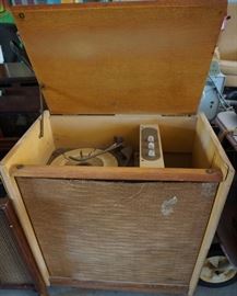 Vintage Magnavox cabinet