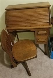 Nice youth roll top desk