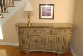 Fine Den Credenza