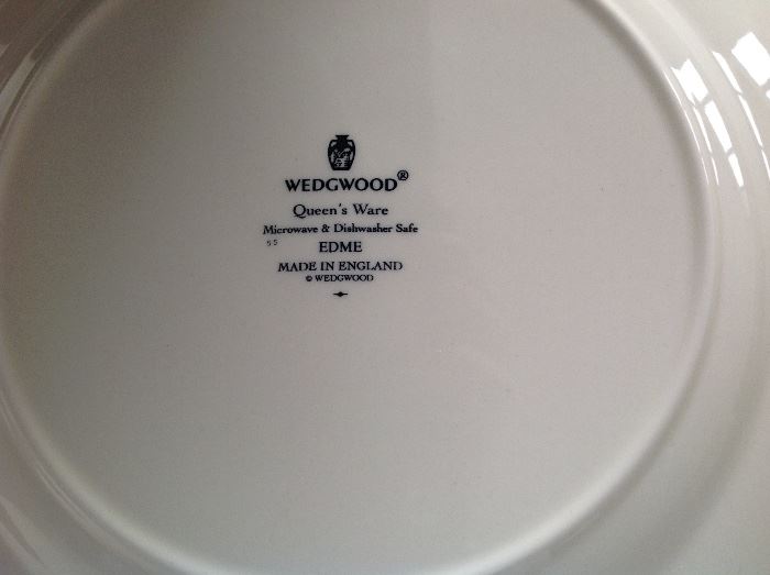 WEDGEWOOD CREME DISHWARE: Set of 12, 5-piece place settings. Each 5-piece place setting consists of: One dinner plate: 10.5". One salad/dessert plate: 8 1/8". One bread plate: One Cup. 6 3/8". One saucer. 5.75". 8 soup bowls included. Excellent, clean condition. No chips.