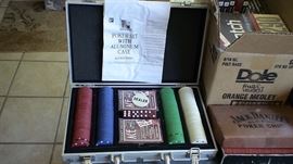 Poker set with aluminum case