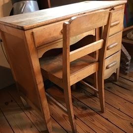 Thomas A. Edison Children’s Desk, made from his workers in the 1950’s to keep from firing his men when work was slow! $75
$