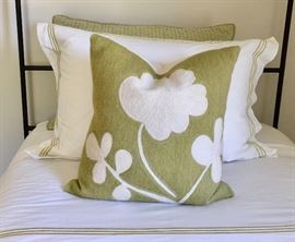 31a. Twin Iron Campaigne Bed (41'' x 80'' x 91'')