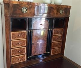 27. Biedermeier Secretary 1825-1830 in Vienna Walnut Veneer w/ Cypress & Oak (34'' x 18'' x 59'') 
