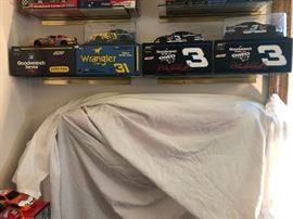 Dale Earnhardt Revell 1/24 Die Cast Cars          https://ctbids.com/#!/description/share/34428